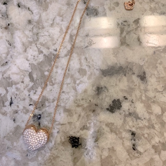 ✨FLASH SALE✨ Swarovski Rose Gold Heart Necklace - Picture 4 of 5